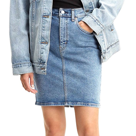 New Levis Essential Denim Minipencil 